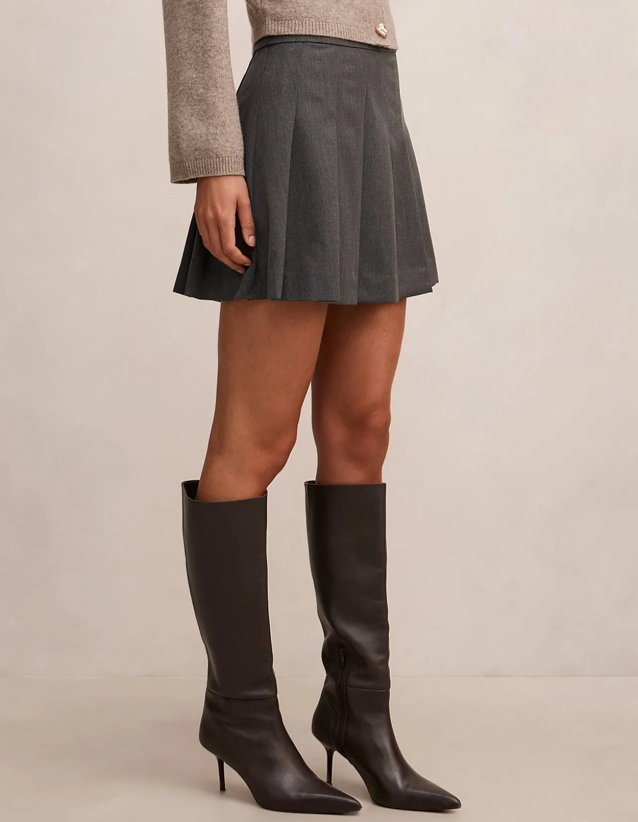 ALISHA PLEATED MINI SKIRT