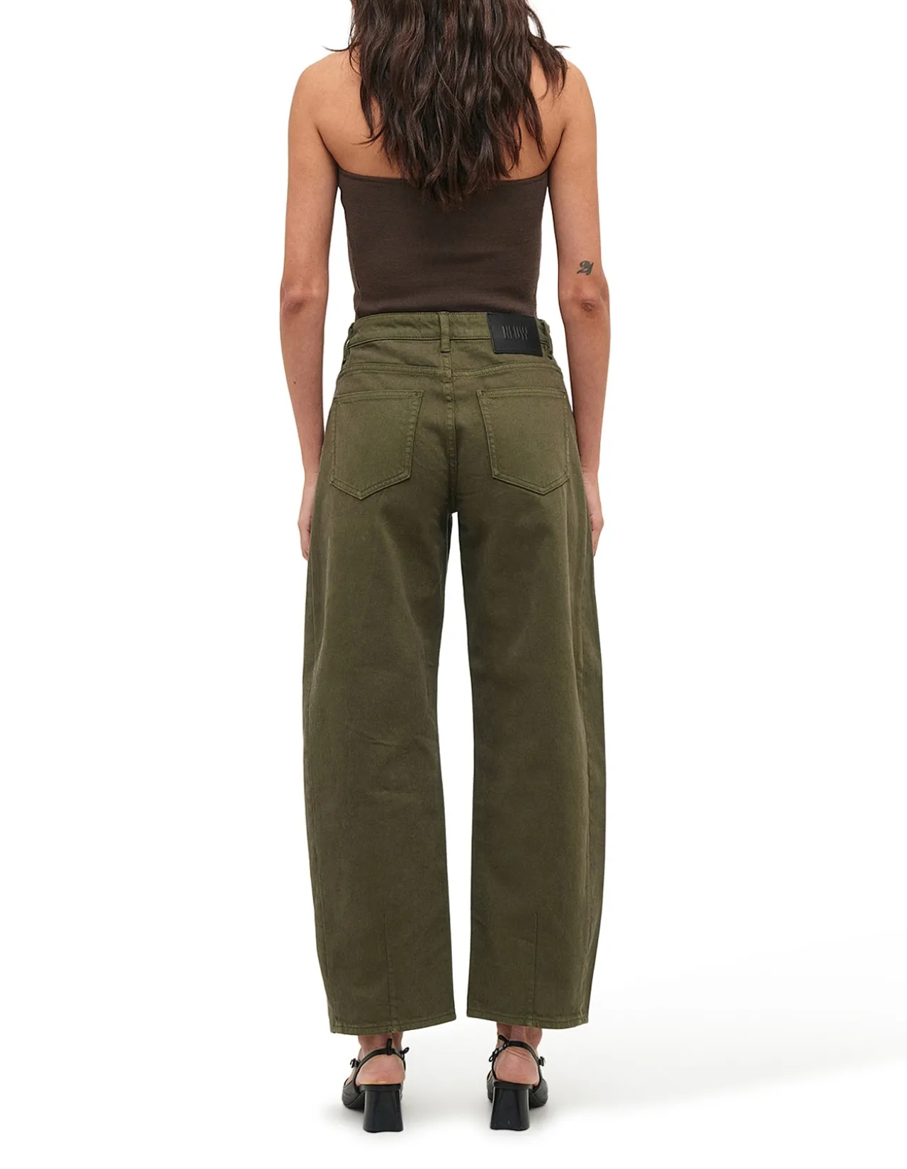 Amber Barrel Leg Jean