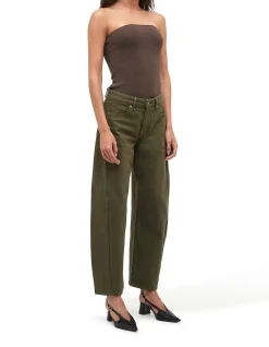 Amber Barrel Leg Jean
