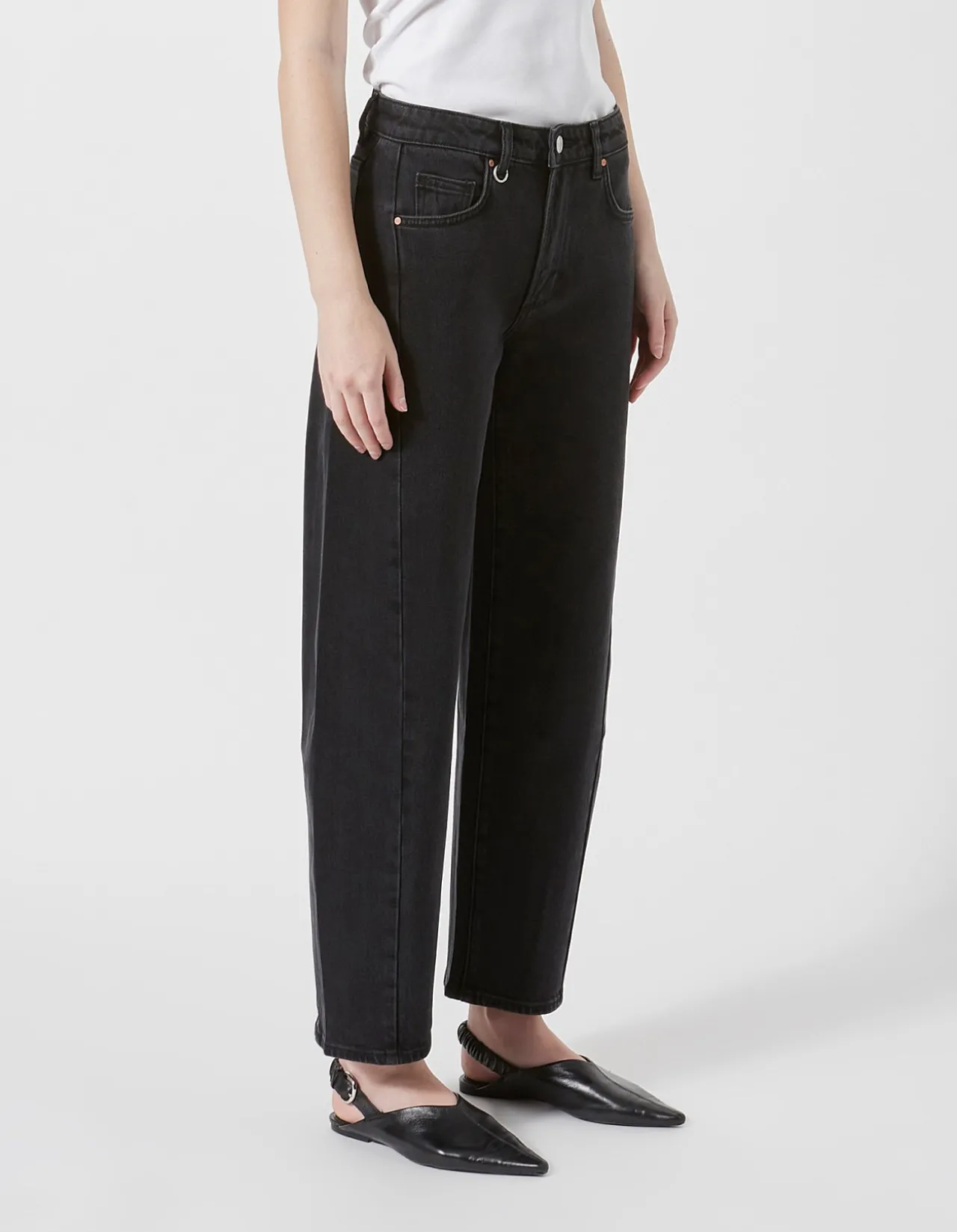 Amber Barrel Mid Rise Barrel Leg Jeans
