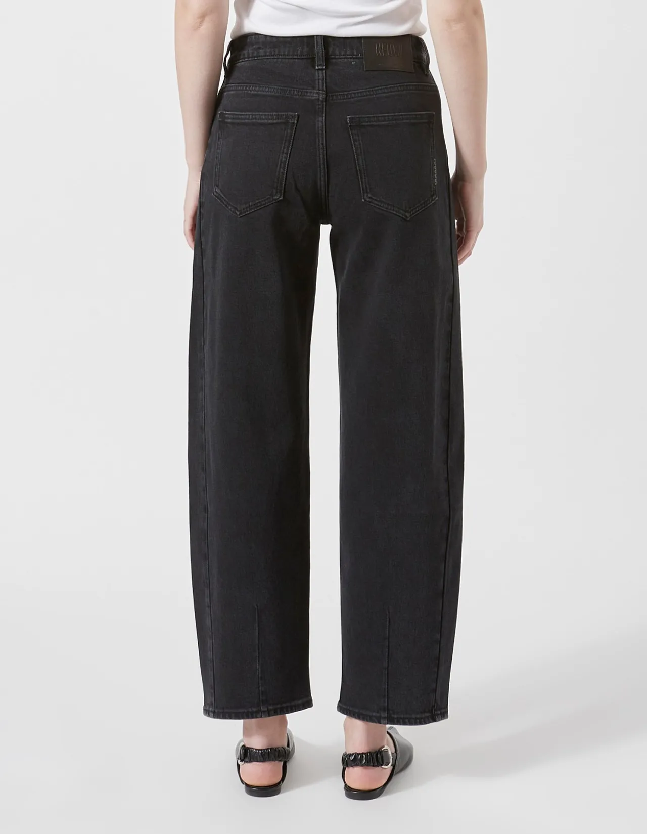Amber Barrel Mid Rise Barrel Leg Jeans