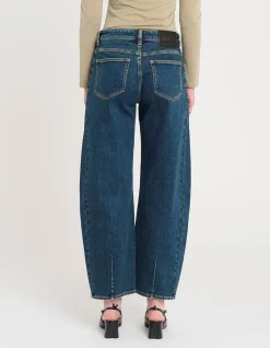 Amber Barrel Mid Rise Barrel Leg Jeans