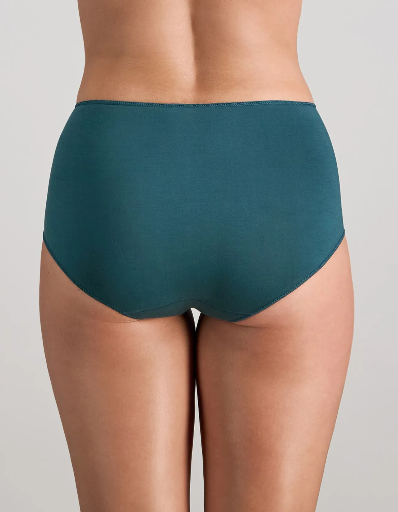AU NATUREL Full Brief