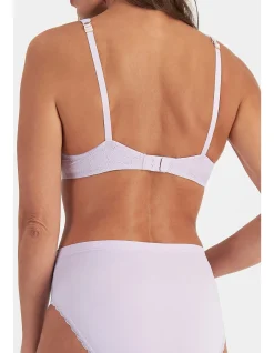 Barely There Lace Lightly Lined Bra