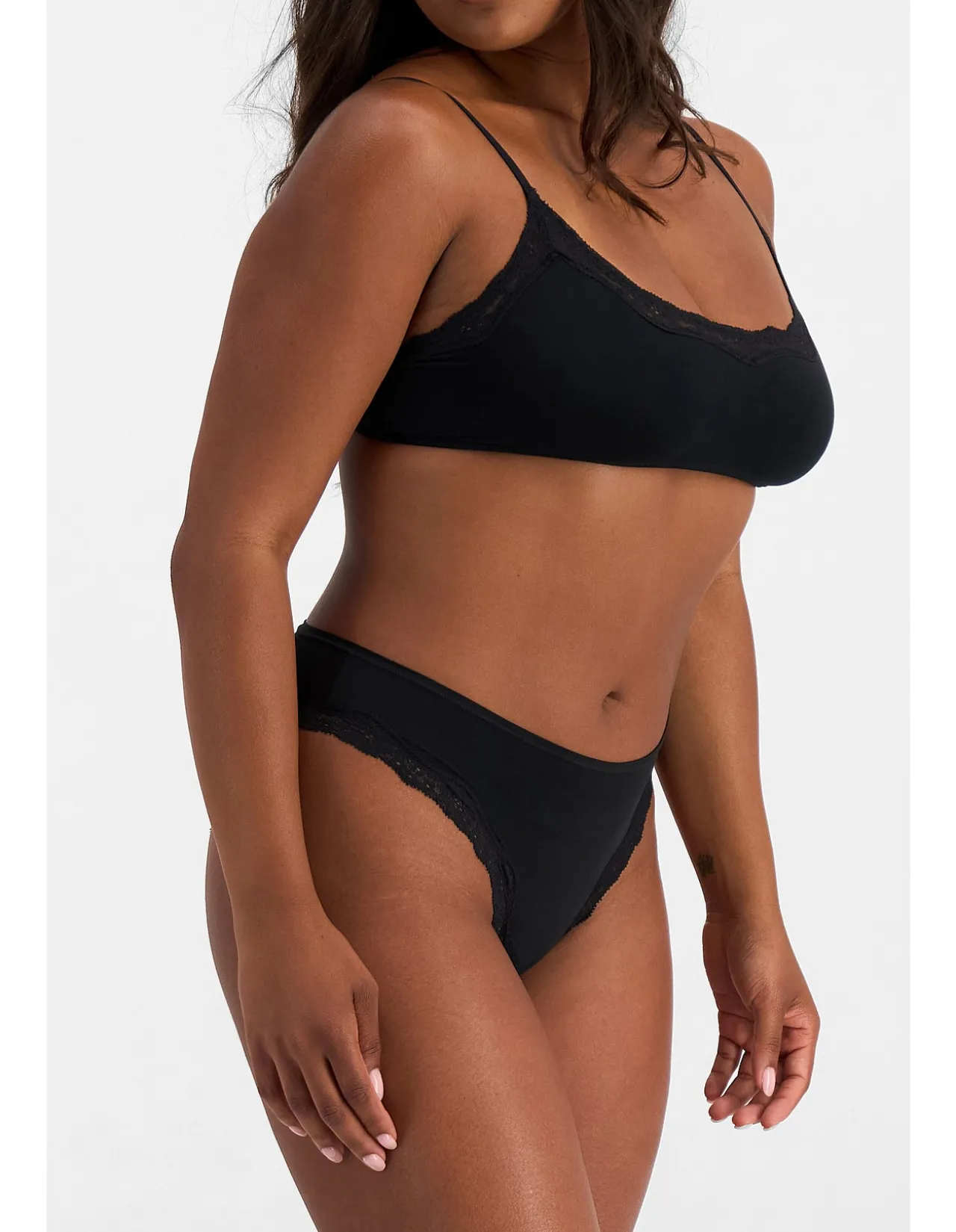 BASES FLEX LACE BIKINI BRIEF