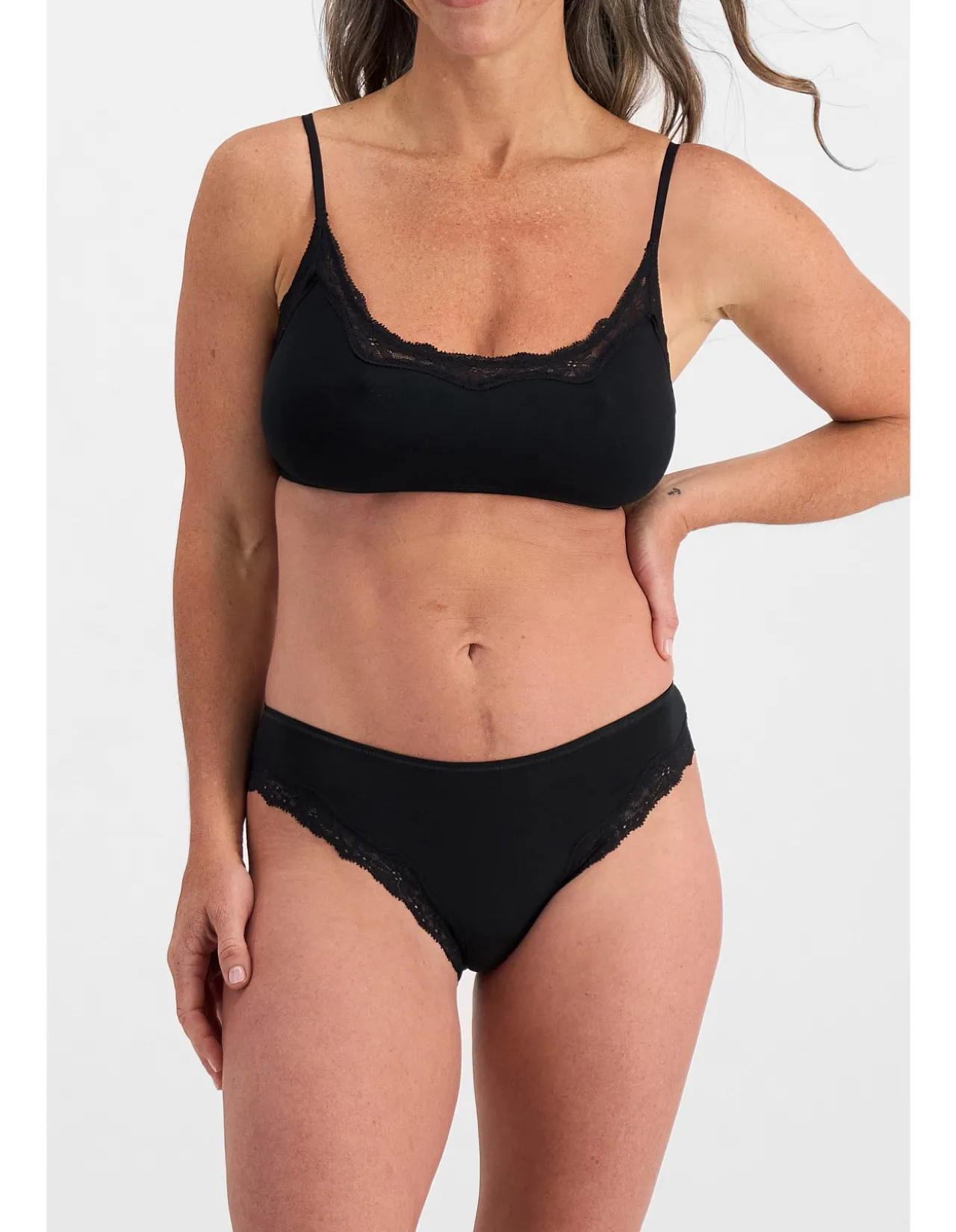 BASES FLEX LACE BIKINI BRIEF