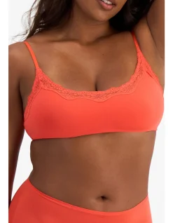 BASES FLEX LACE BRALETTE