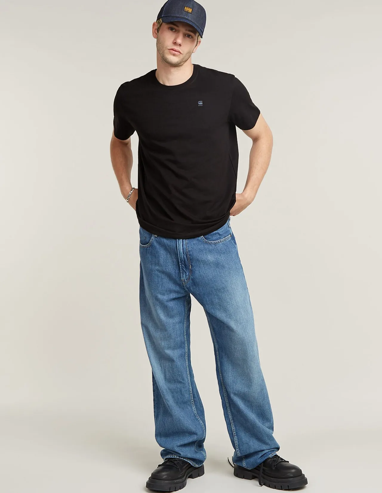 Base-S R T-shirt