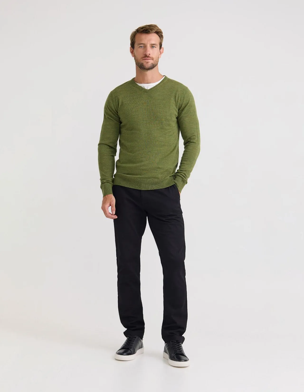 BASIC V-NECK PURE WOOL PULLOVER