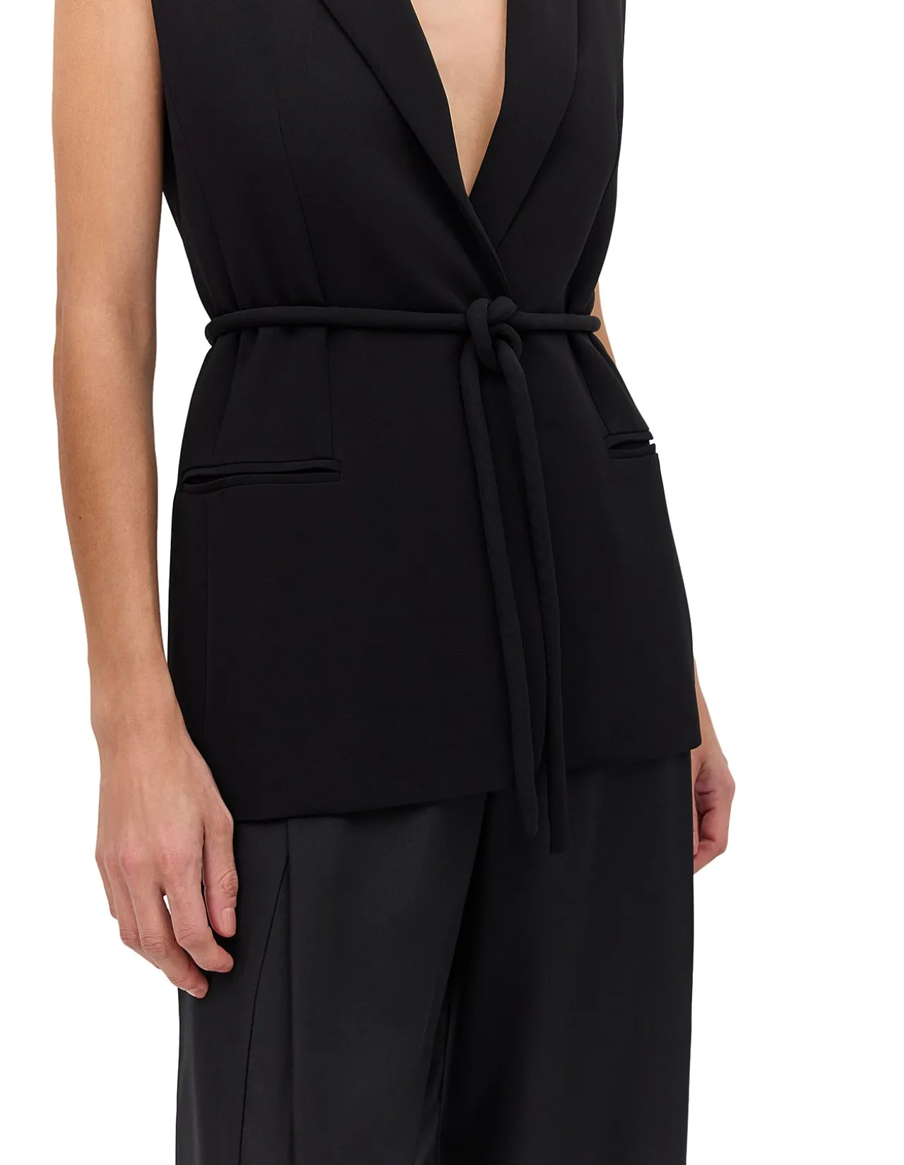 BLACK CREPE SUITING SHIFTING VEST