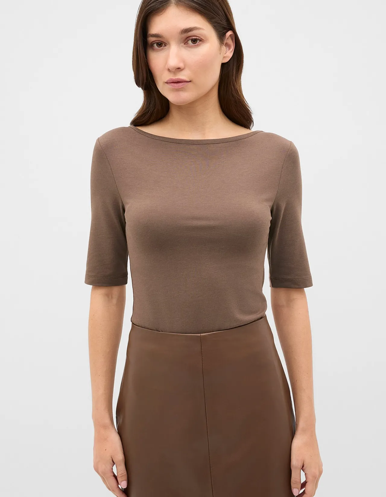 BOAT NECK HALF SLEEVE TOP