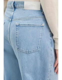 Bonnie Curvilinear Light Wash Barrel Leg Jeans