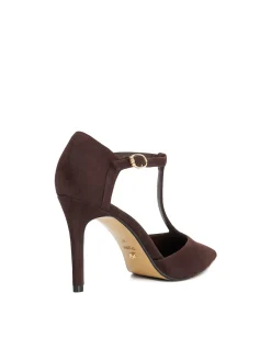 CASTERED COURT