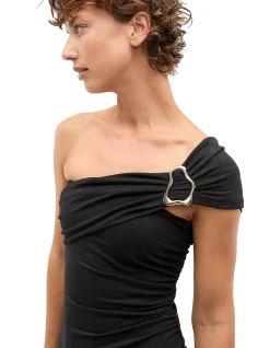 CLASP DETAIL FITTED DRESS