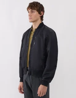 CLASSIC BOMBER JACKET