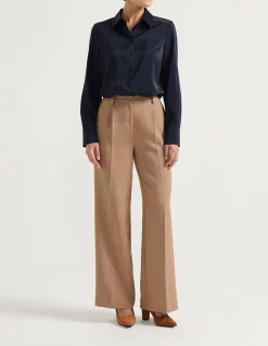 CLASSIC BUTTON UP SHIRT