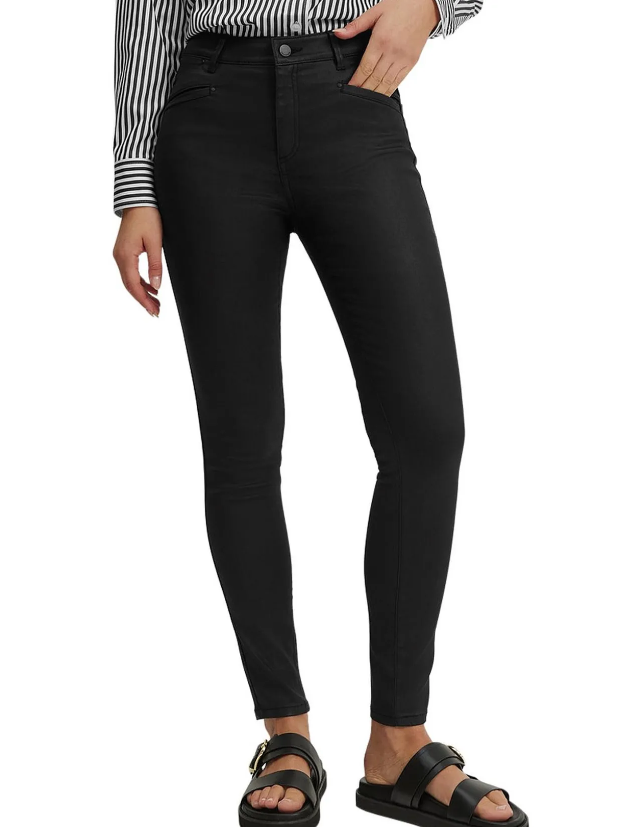 Coated Mid Rise Fitted Jean