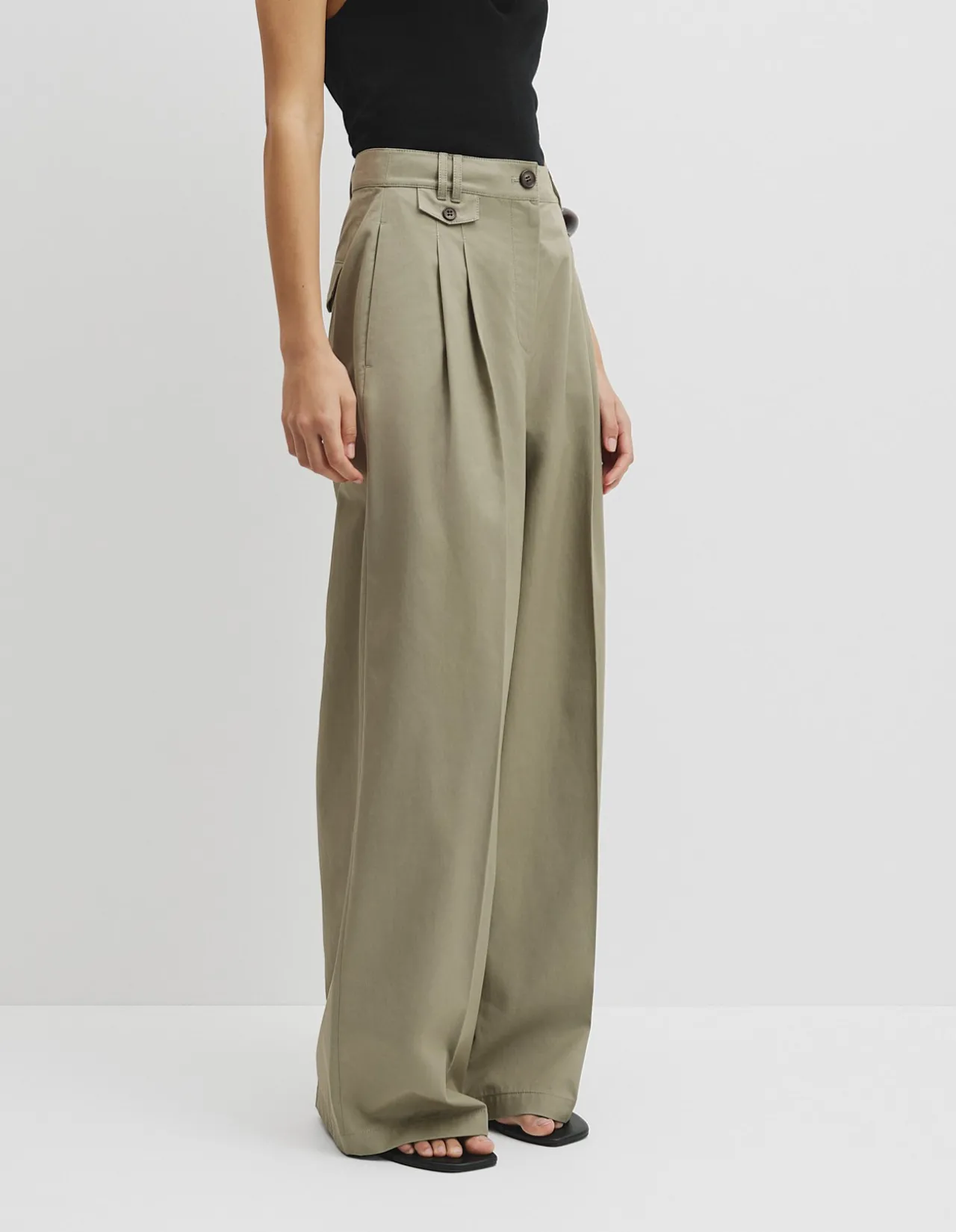 Cotton Blend Pleat Front Pant