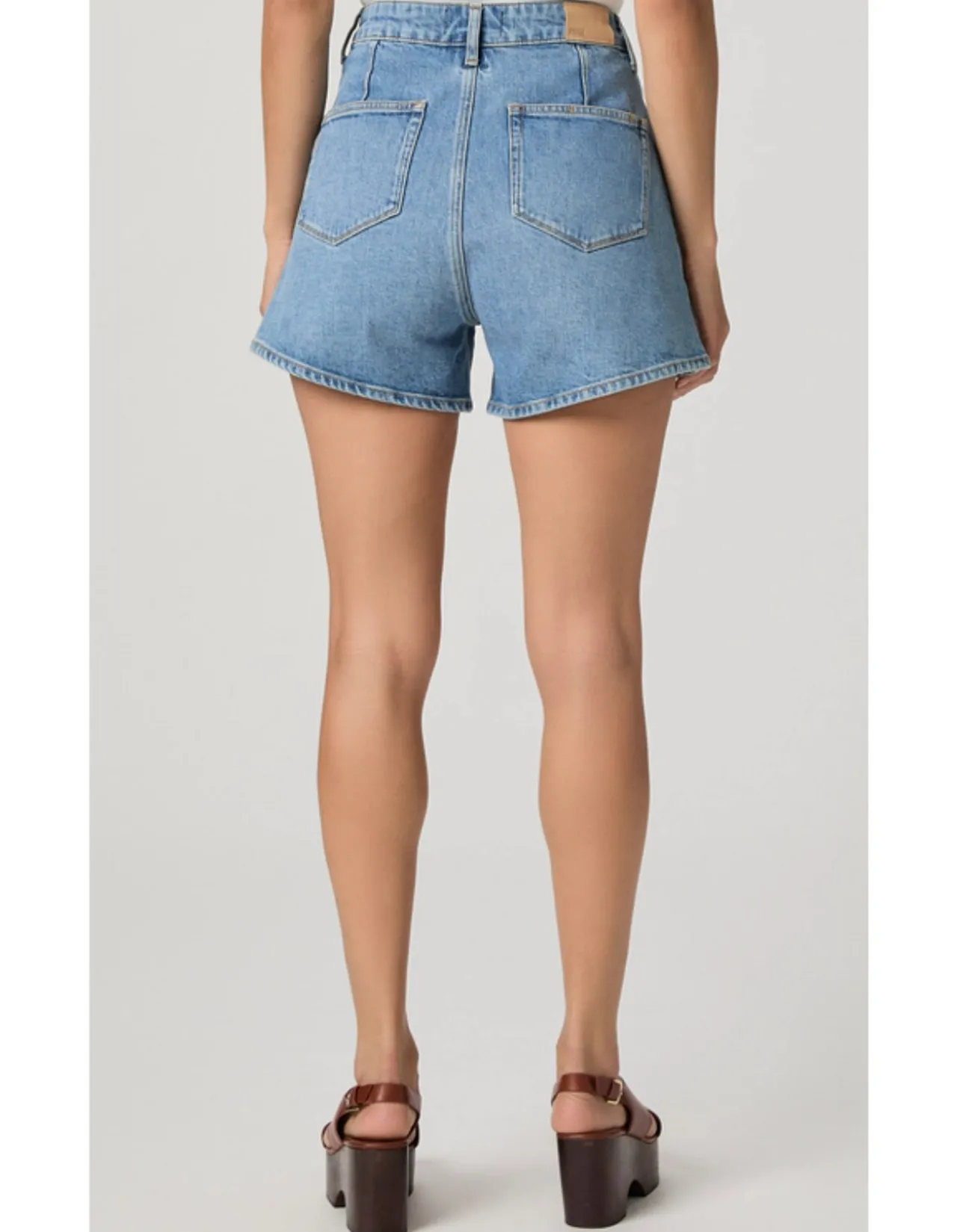 Dani Short W/Double Welt Stitch Through Pkts