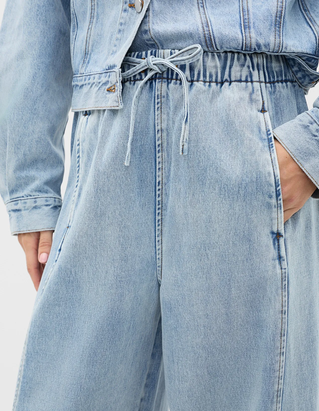 Denim Barrel Leg Elastic Waist Jogger Pant