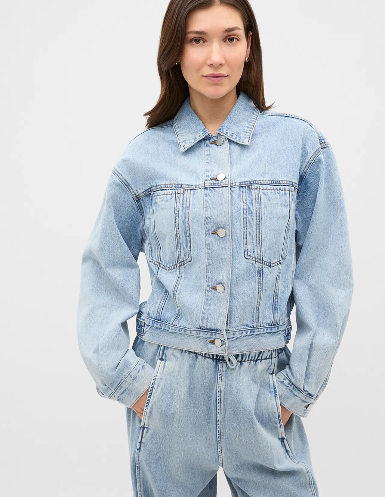 DENIM CROP JACKET