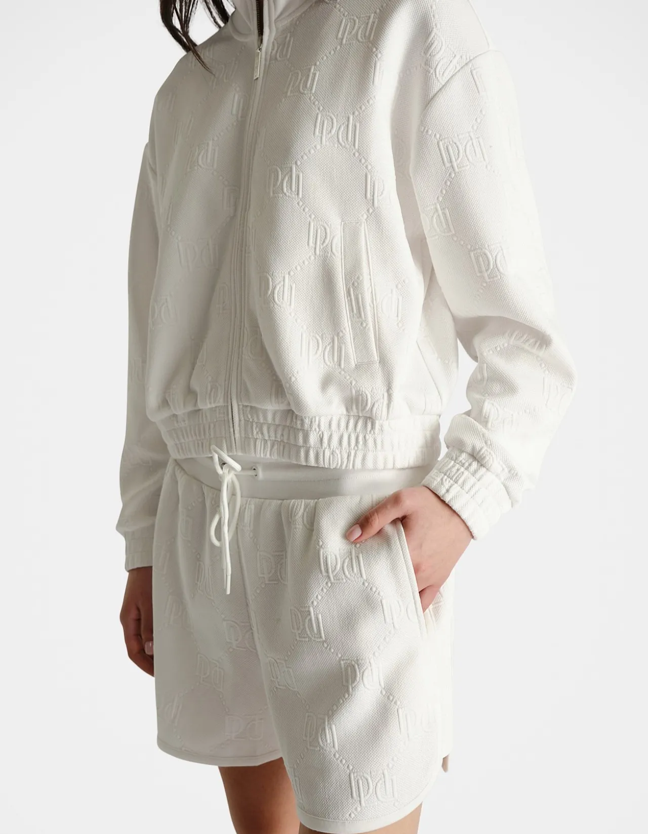 D-LUXE EMBOSSED SWEAT SHORT