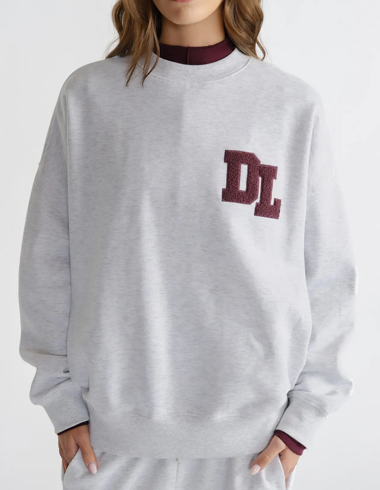 D-LUXE LOGO CREW SWEAT