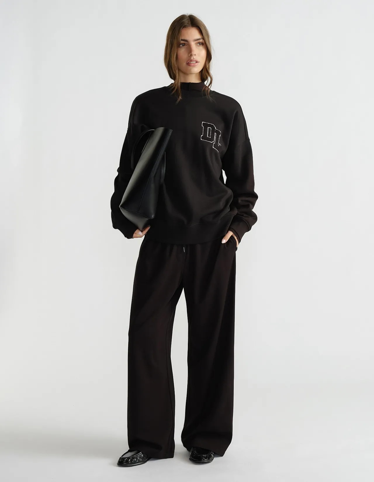 D-LUXE LOGO CREW SWEAT