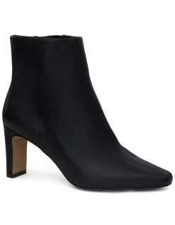 DRAMA BOOT