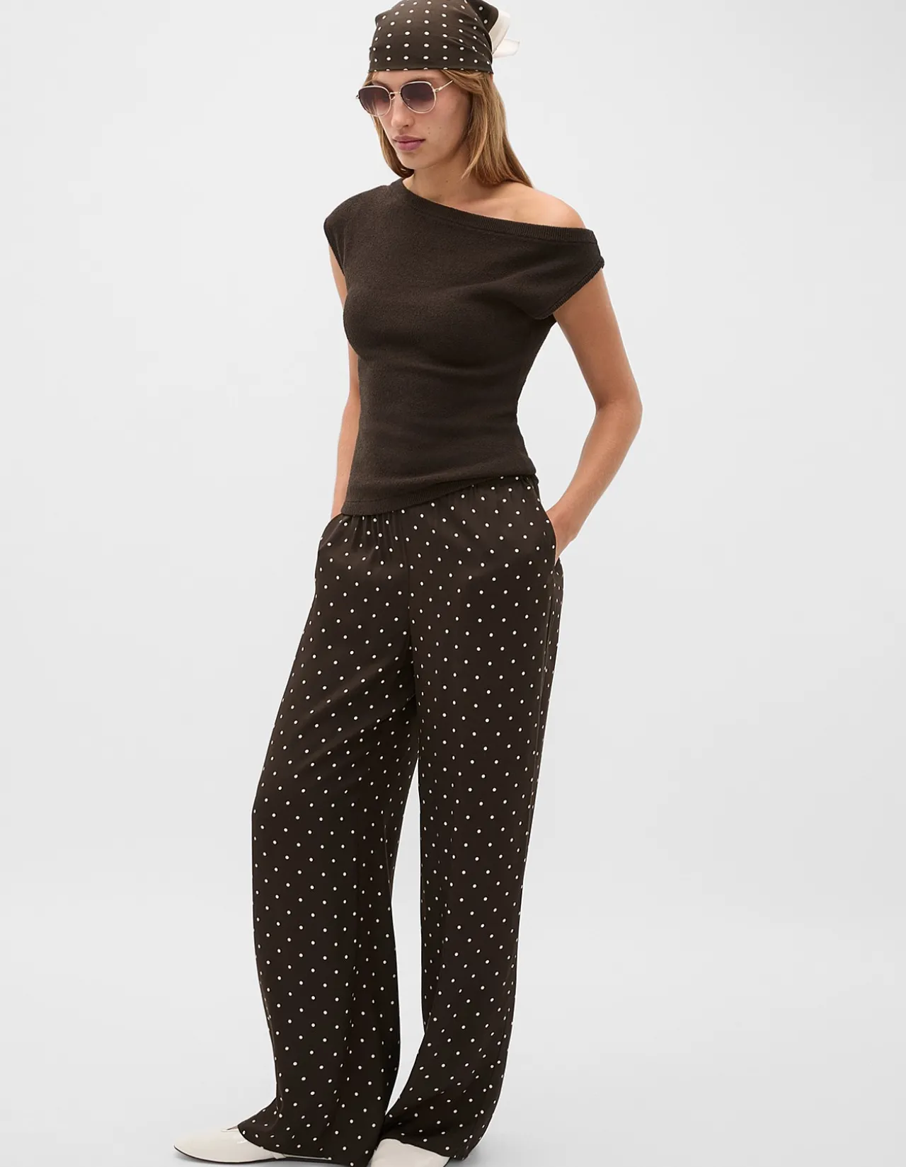 DRAPE SHOULDER KNIT