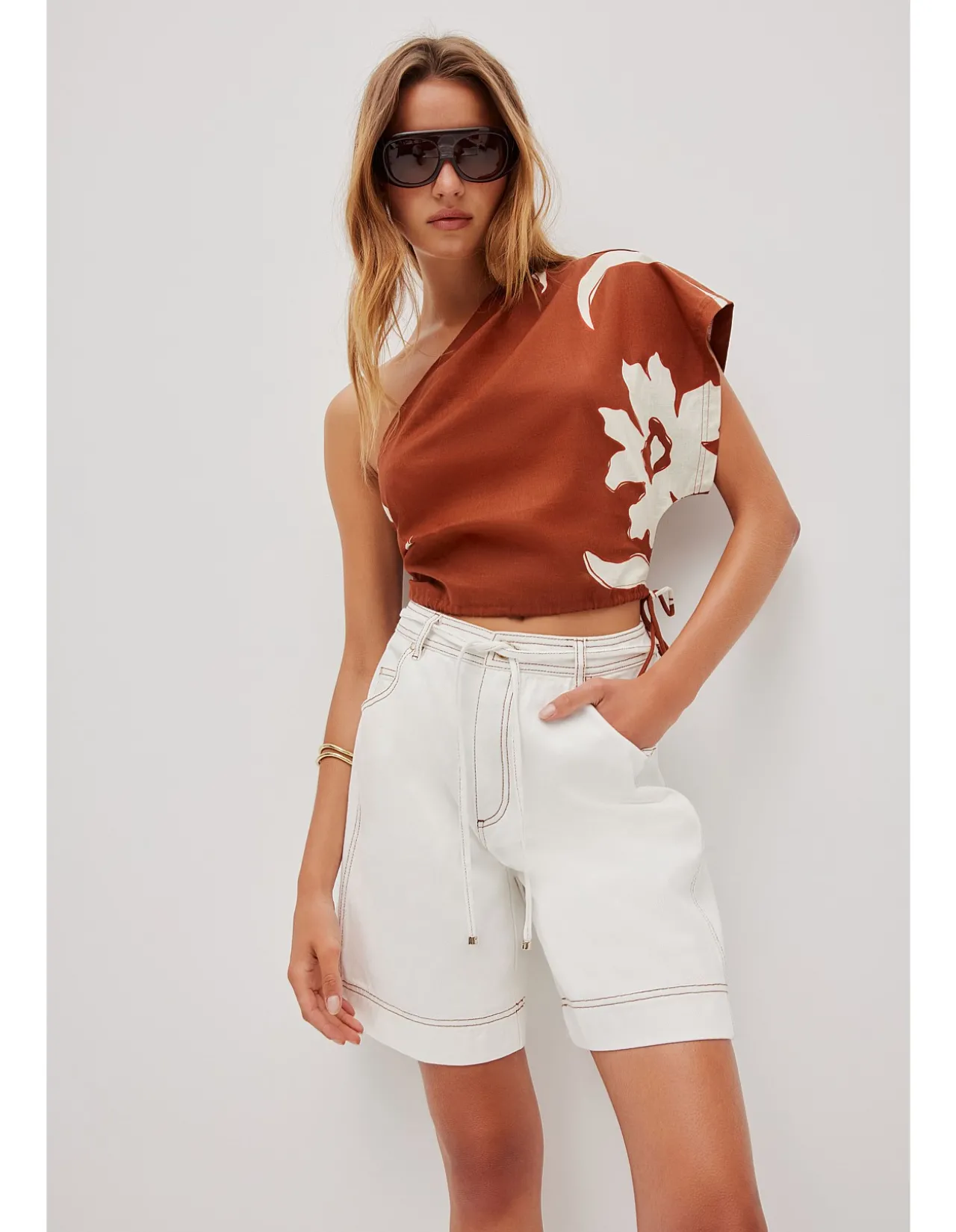 ELARA ONE SHOULDER TOP