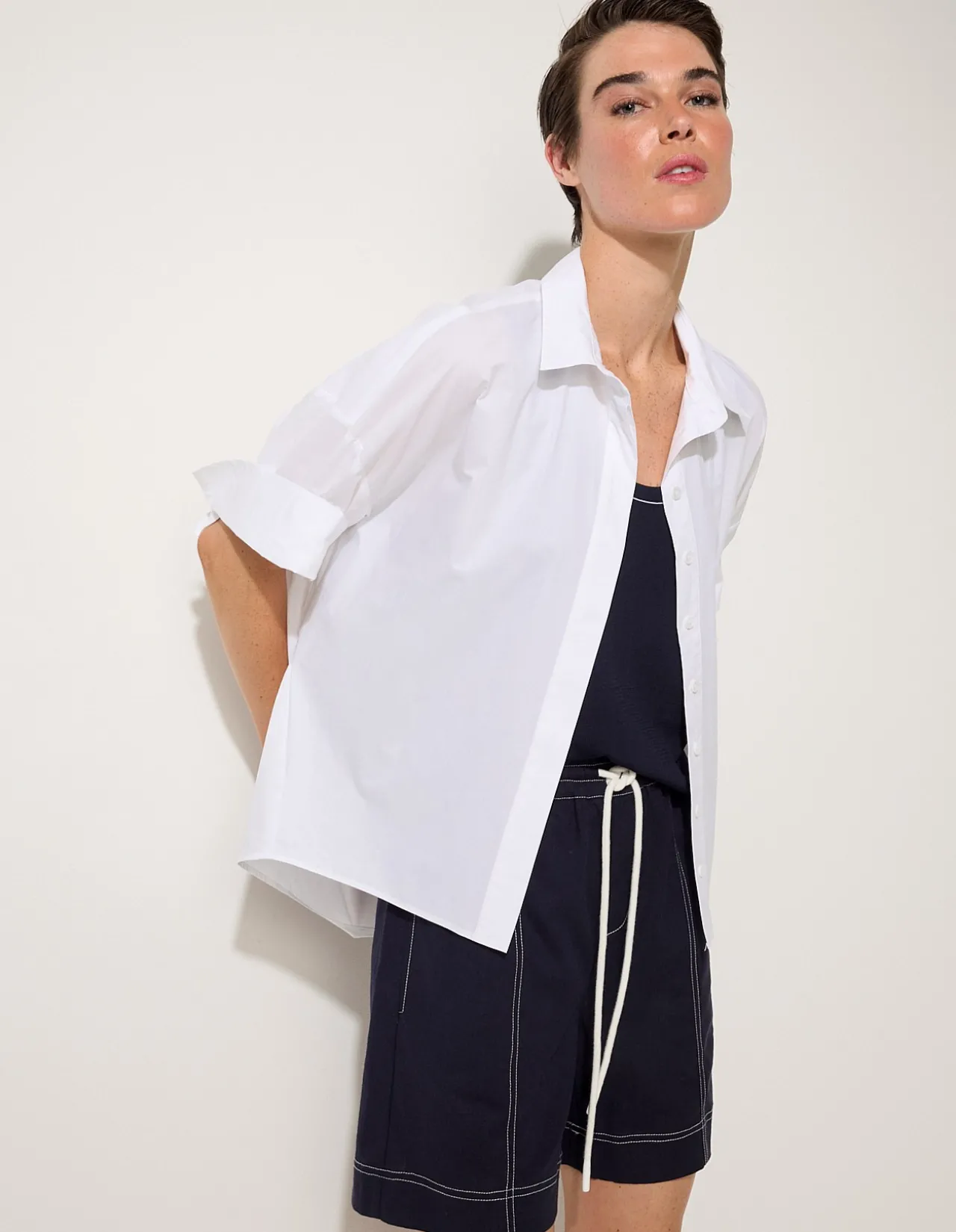 ESSENTIAL POPLIN SHIRT