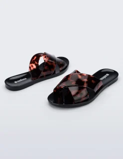 ESSENTIAL SLIDE