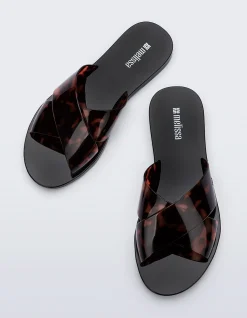 ESSENTIAL SLIDE