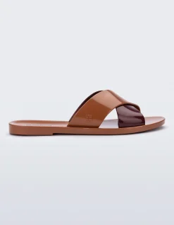 ESSENTIAL SLIDE