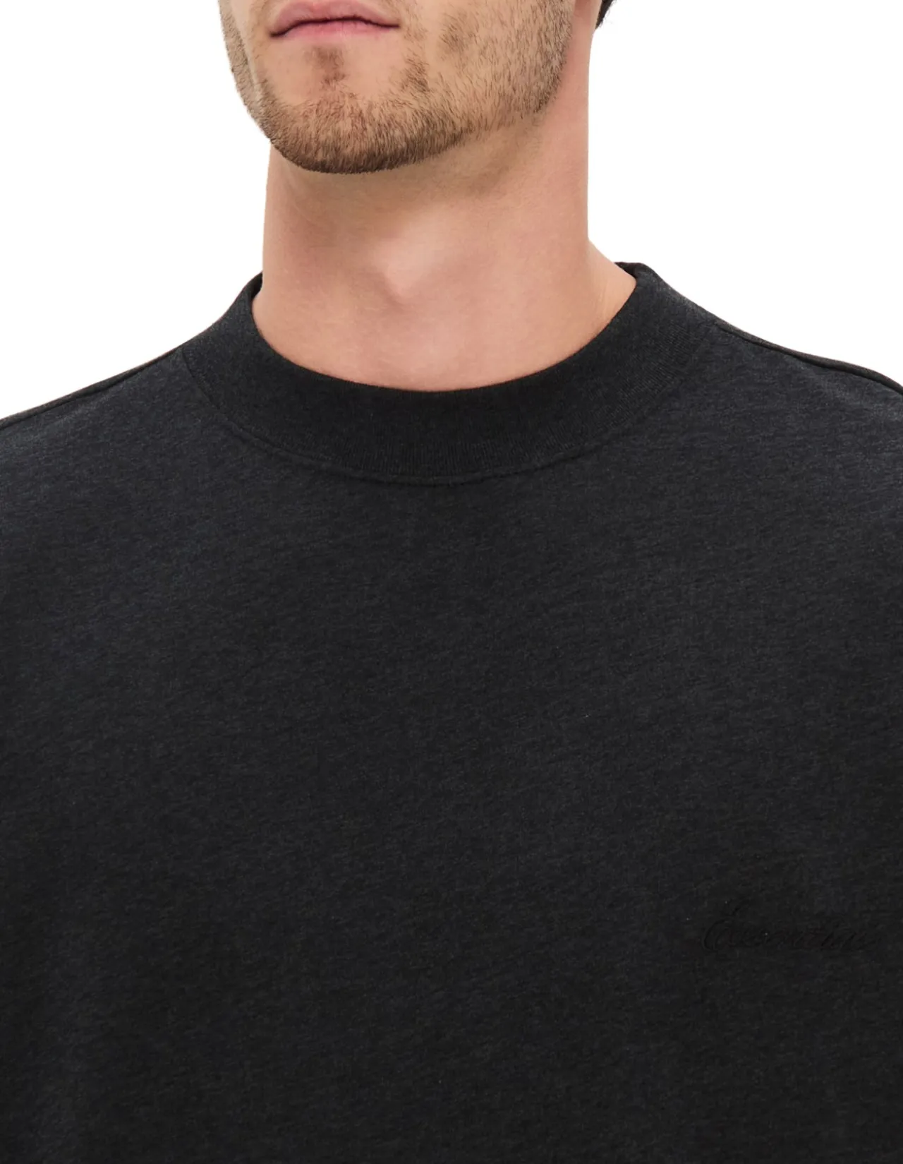 ESSENTIAL T-SHIRT