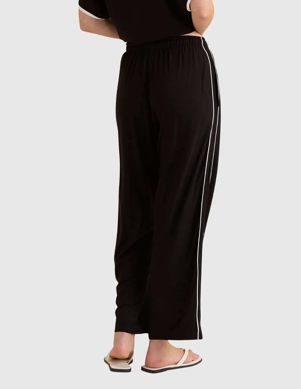 EVELYN WIDE LEG JOGGER