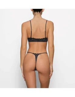 FITS EVERYBODY LACE SCOOP BRALETTE