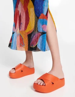 FLATFORM HELLO KITTY