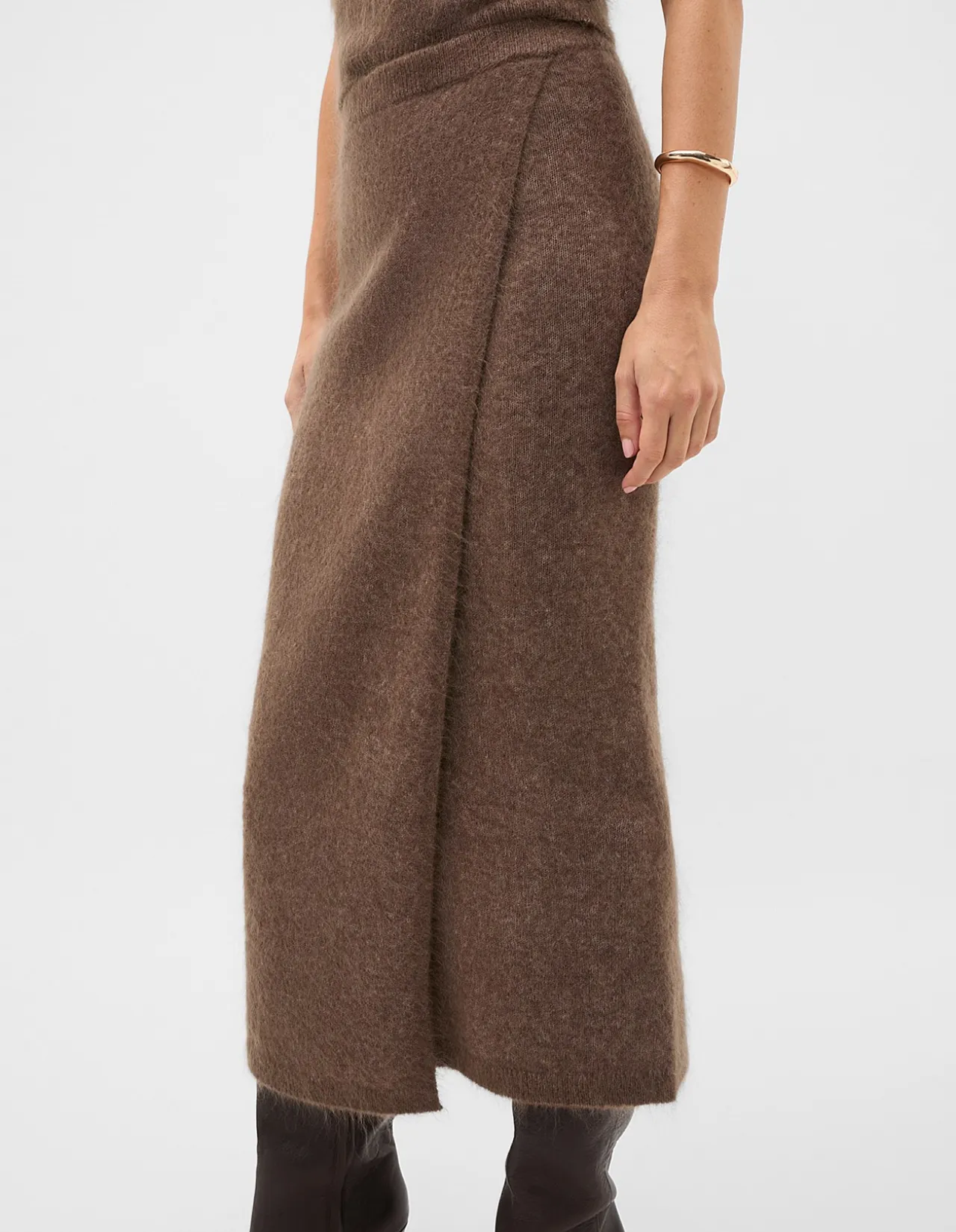 FLUFFY KNIT WRAP SKIRT