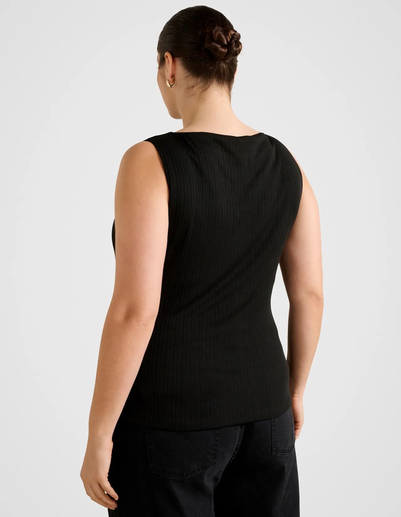 FRANKIE CURVE BOAT NECK TANK TOP