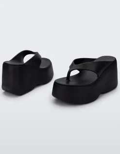 FREE THONG WEDGE