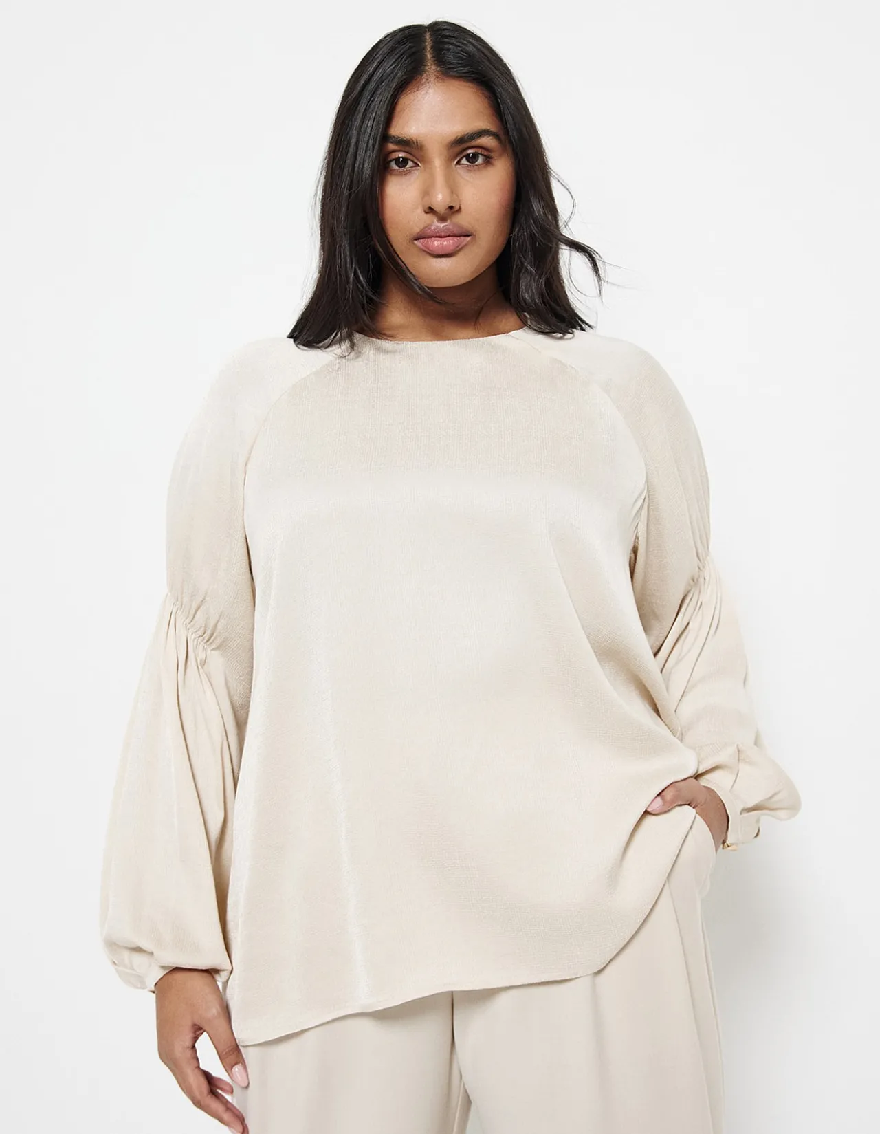 GATHERED SLEEVE BLOUSE