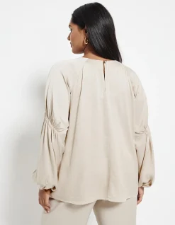 GATHERED SLEEVE BLOUSE
