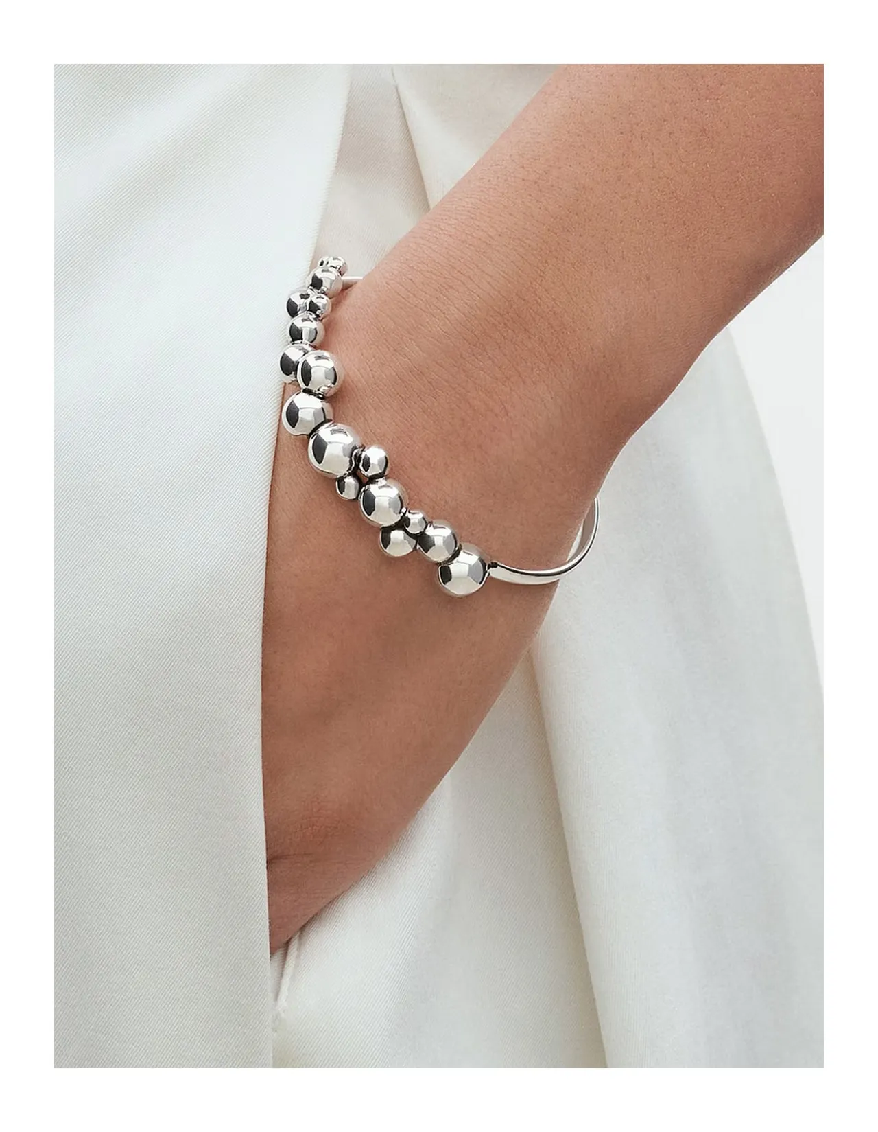 GRAPE CLOSED BANGLE SILVER
