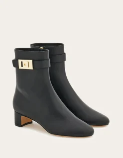 HUG BUCKLE ANKLE BOOT
