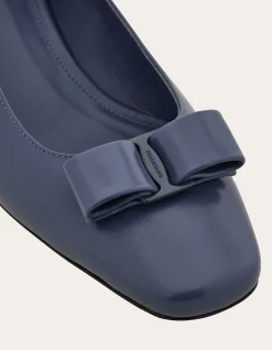ICONIC BOW PUMP