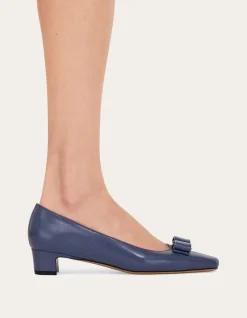 ICONIC BOW PUMP