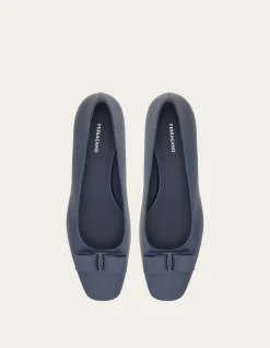 ICONIC BOW PUMP