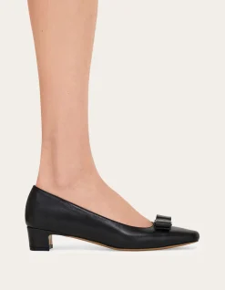 ICONIC BOW PUMP